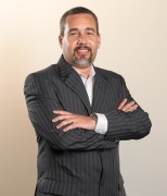 Profile picture for user Roberto de Oliveira Junior