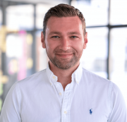 Profile picture for user Niklas Kapries